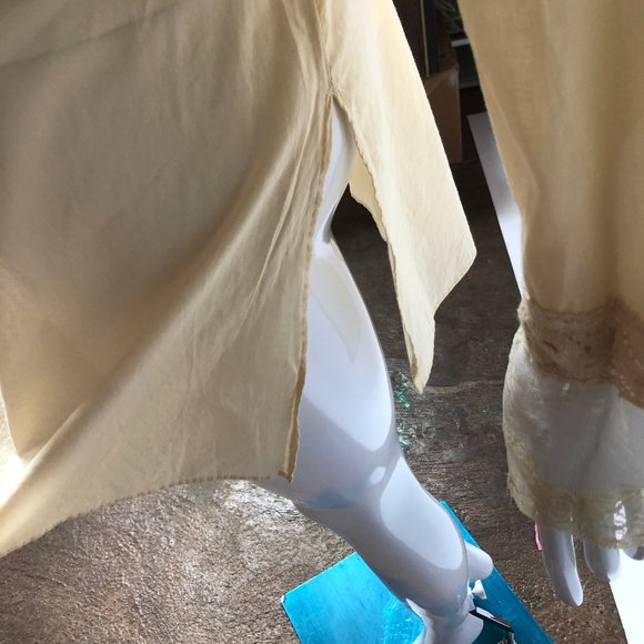 Creamy Colored Tunic Top wth Lace by J Jill NWOT - Picture 7 of 8